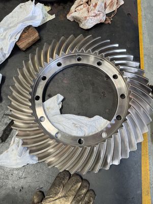 Wysokiej precyzji Spiral Bevel Gear dla reduktorów maszyny kruszącej